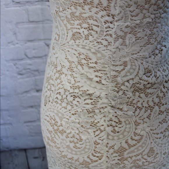 Emerald Sundae White Lace Overlay Bodycon Dress - Picture 4 of 8